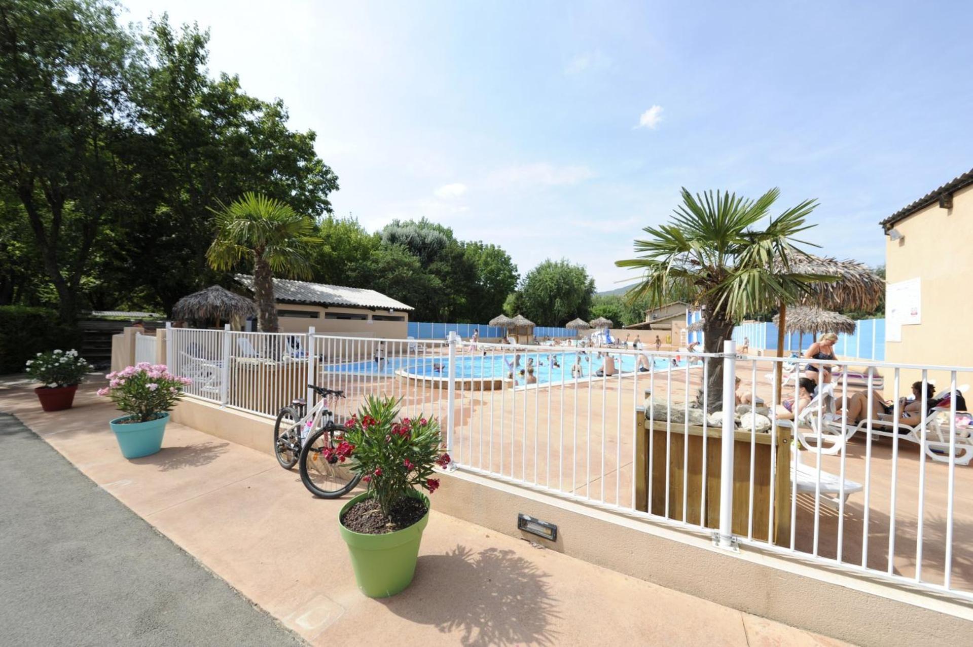 Mobil Home Xxl 4 Chambres - Camping Le Viaduc Μιλό Εξωτερικό φωτογραφία